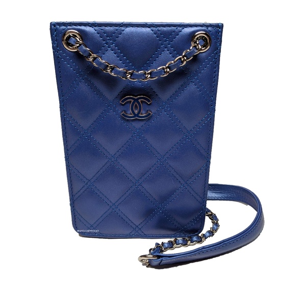 SOLD Chanel Blue Quilted iPhone Crossbody Bag - Picture 2 of 7